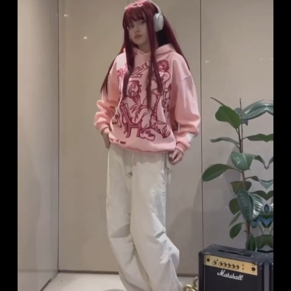 NEVSTUDIO XL HOODIE 💕 - Picture 2 of 7